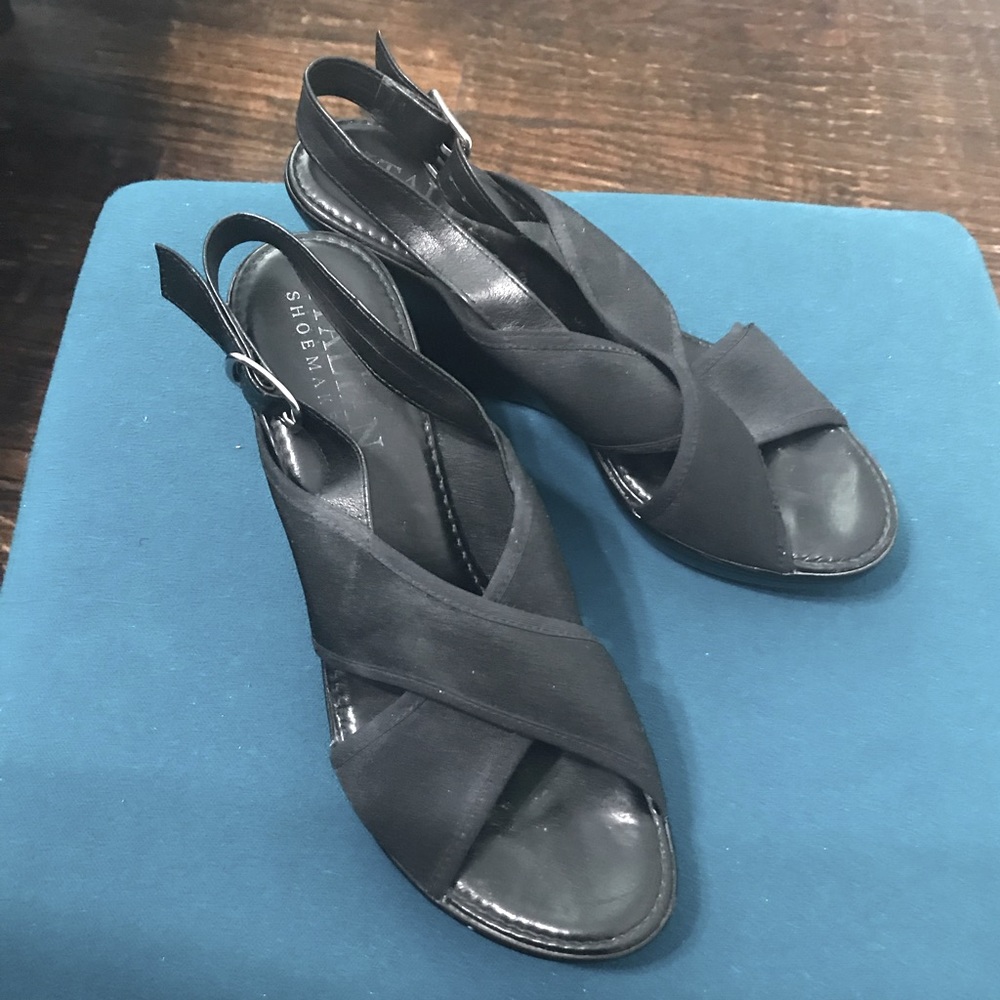 Beautiful Italian Shoemakers stretch black wedges